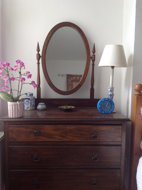 ホルムウッド ホームステイ ロンドン 部屋 写真