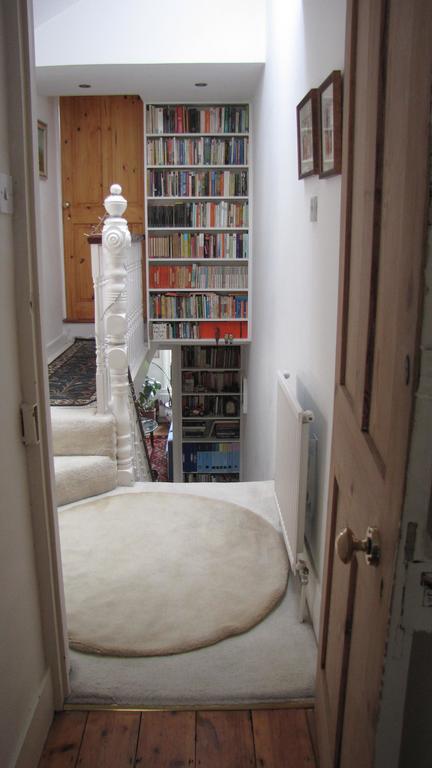 ホルムウッド ホームステイ ロンドン 部屋 写真